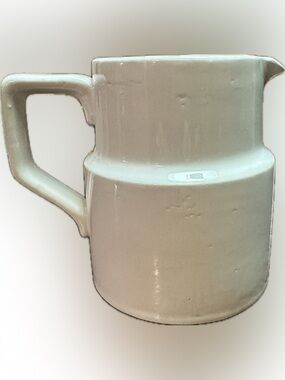 VTG CERAMIC PITCHER WHITE CREAM ENGLISH MILK WATER FARMHOUSE VASE DECOR 5 1/8”